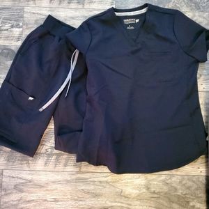 Fabletics Scrub Set: Black